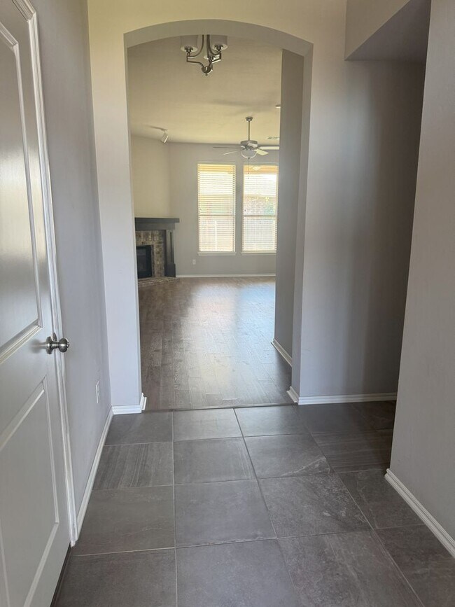 Foto del edificio - Charming three bed two bath in South OKC