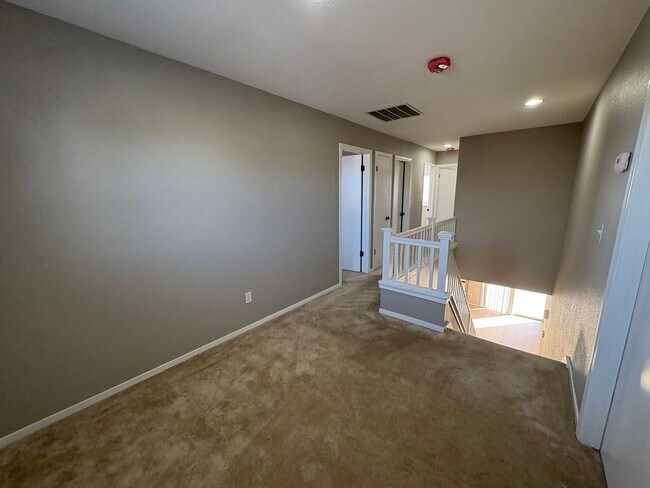 Building Photo - Gorgeous Updated home in the Antioch Hills