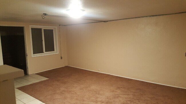 Living space - 1151 Geraghty Ave