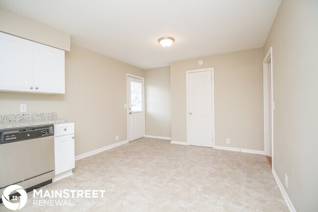 Foto del edificio - 204 Lake Farm Rd