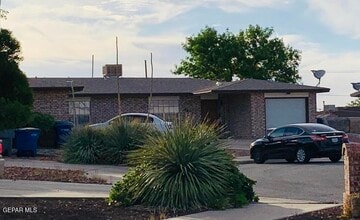 Building Photo - 609 Alicante Way