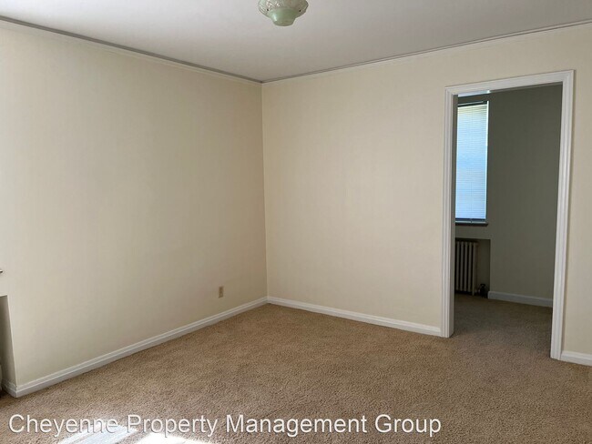 Building Photo - 2 br, 1 bath House - 3118 Dillon Ave #2