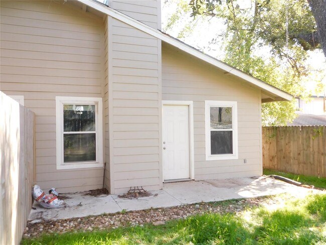 Foto del edificio - 2408 Burleson Ct