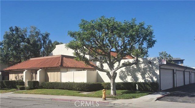 Foto del edificio - 5011 Alameda Way