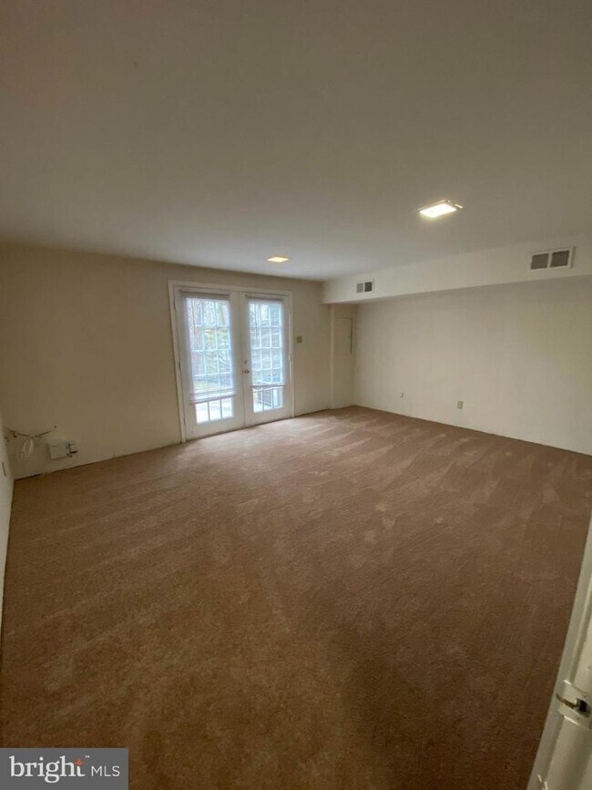 Building Photo - 514 Olde Greenwich Cir
