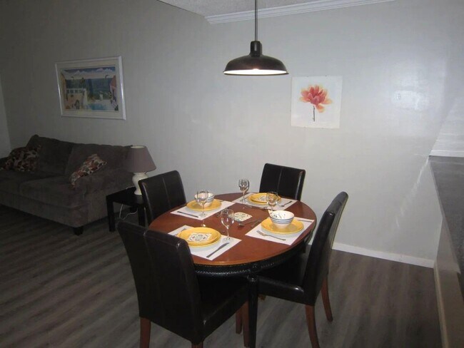 Foto del edificio - LOFT LIVING IN FAIRFIELD HARBOUR! + Water & Electric Included!!