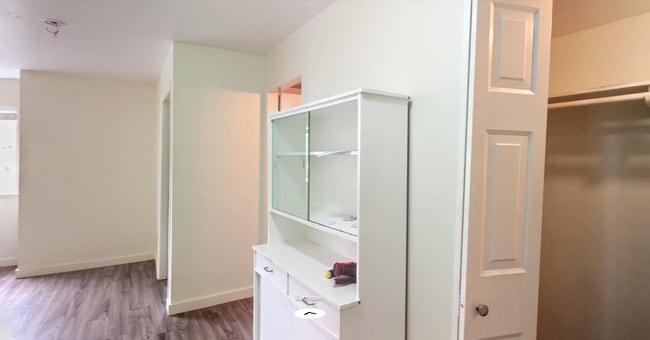 Building Photo - 2500 Quadra St