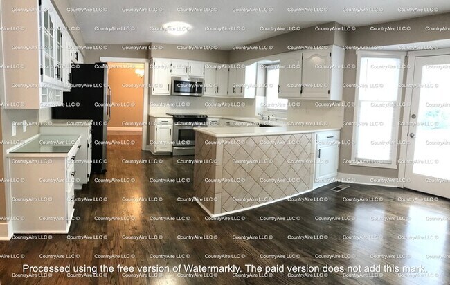 Building Photo - Lenexa House