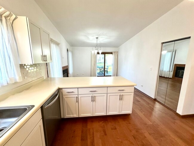 Building Photo - 2338 Buckingham Cir