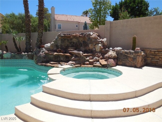 Building Photo - 8801 Cypresswood Ave