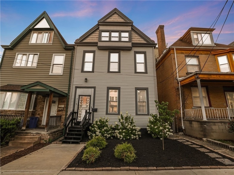 Primary Photo - 715 N Beatty St