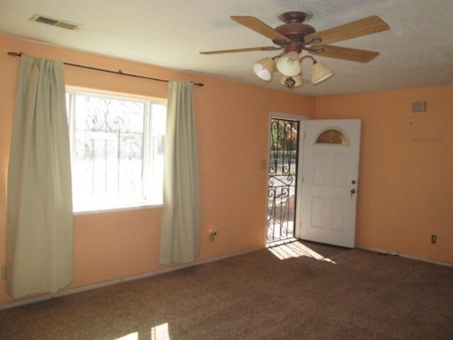 Foto del edificio - 2617 Blake Rd SW