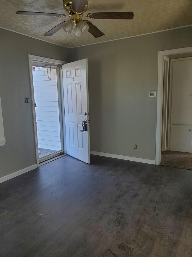 Foto del edificio - 1421 N Highland St