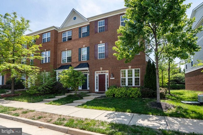Building Photo - 42777 Hay Rd