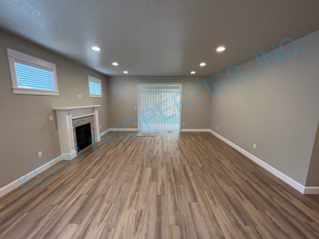 Foto del edificio - Charming 4-Bedroom Home with 2 Full Baths in the Heart of Oak Grove – 1709 Sq Ft of Comfort!