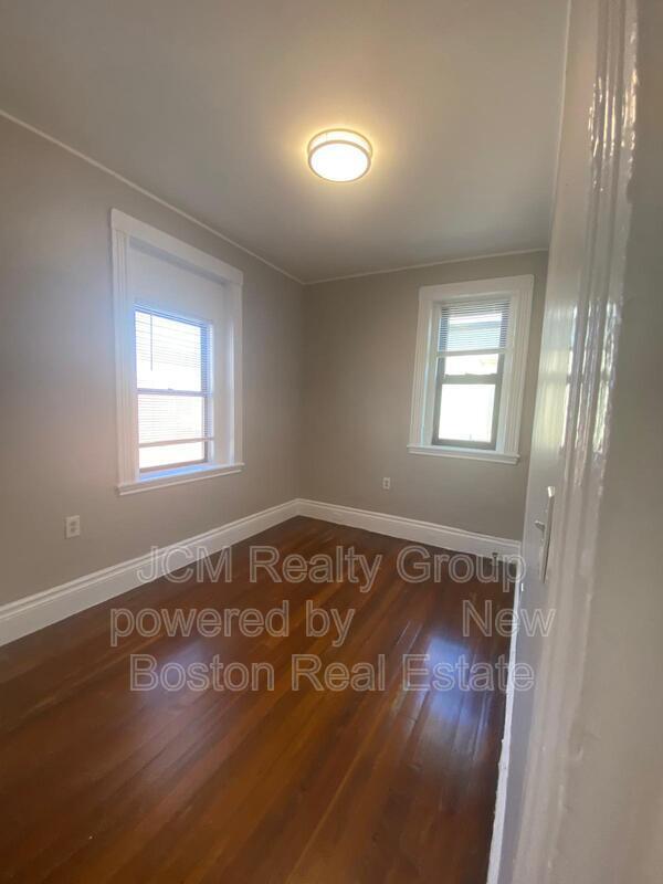 Building Photo - 42-44 Waverly Street
