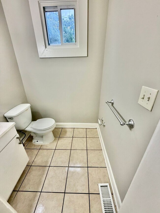 Foto del edificio - Large Wolcott Home Rent Ready