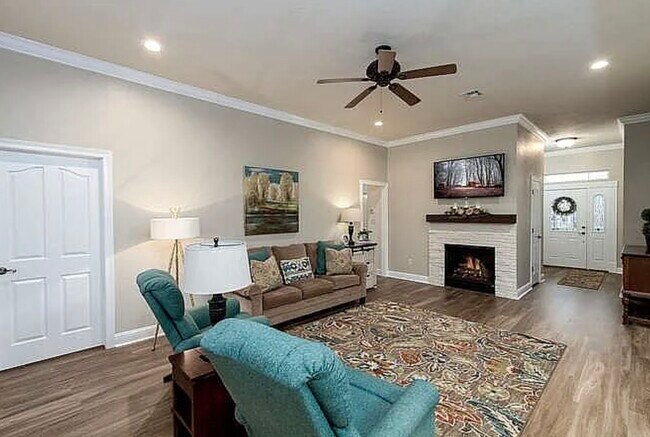 Foto del edificio - 2465 Sunflower Ln