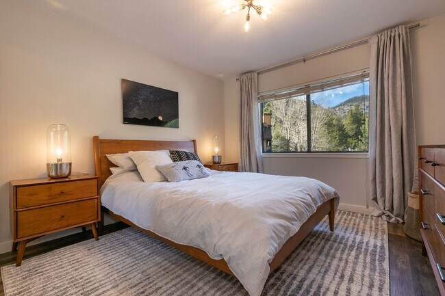 Foto del edificio - 420 Squaw Creek Rd