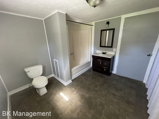 Building Photo - 2 br, 1 bath House - 514 N Virginia Street