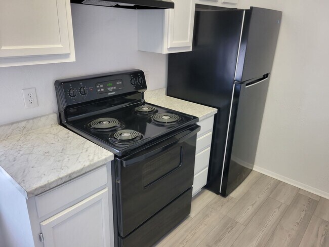 Foto del edificio - LUXURY LARGE UNIT IN EAST CLOVIS ALL NEW I...