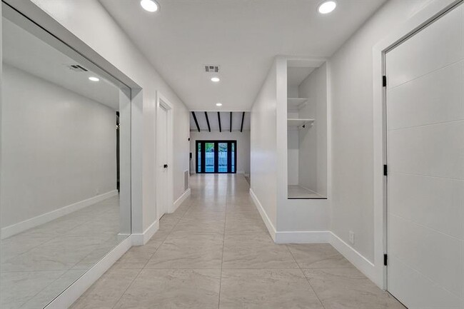 Foto del edificio - 3501 N Park Rd