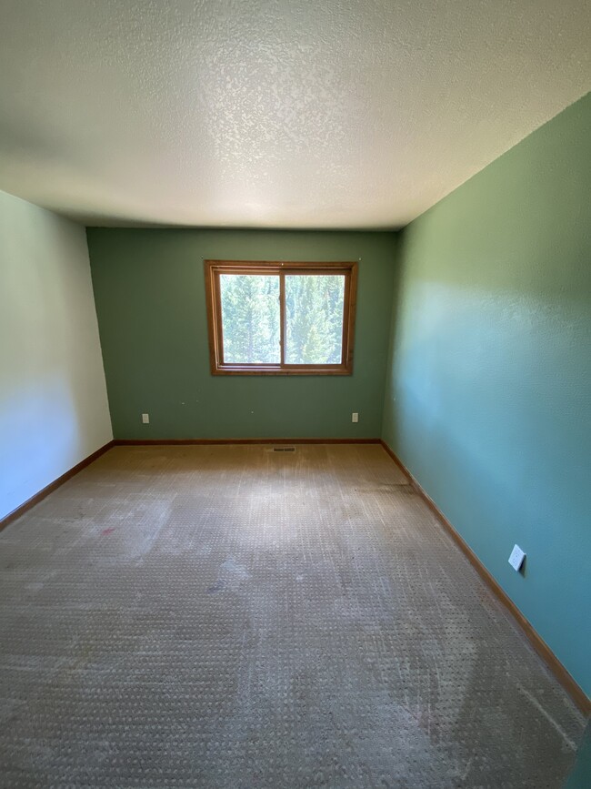 Building Photo - 13550 S Foxton Rd
