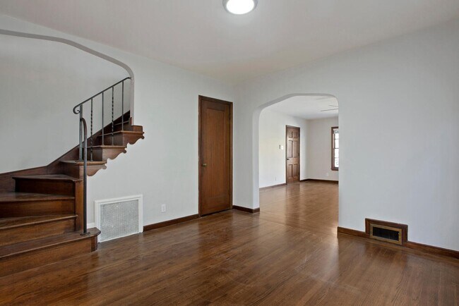 Foto del edificio - 2400-2402 Virginia St.