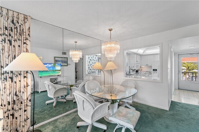 Foto del edificio - 5 High Point Cir W