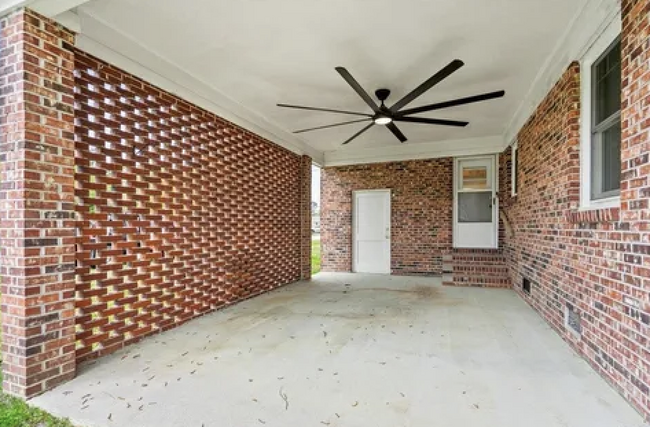 Building Photo - 1007 Highland Dr