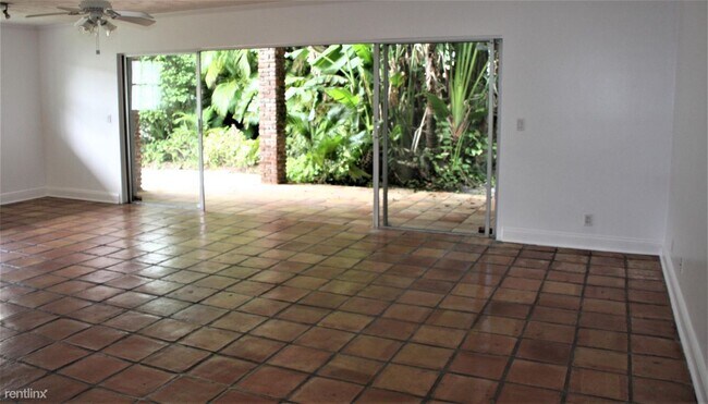 Building Photo - 2 br, 2 bath House - 423 Pine Tree Ct Apt 24