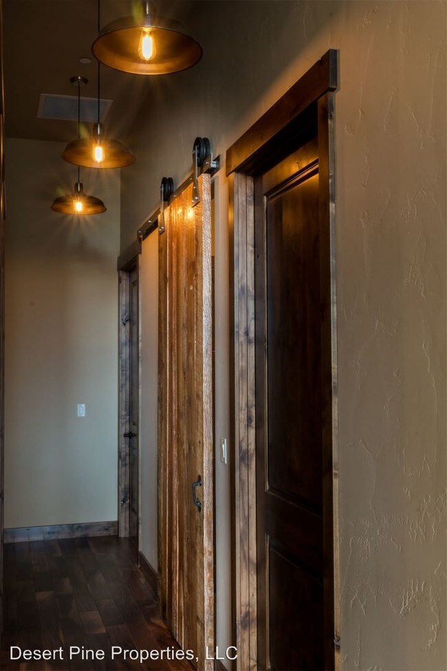 Foto del edificio - 282 N Cedar St
