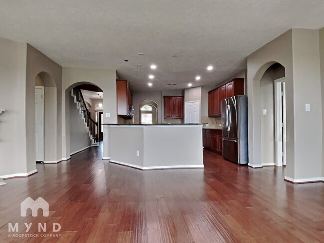 Building Photo - 10927 Leigh Woods Dr