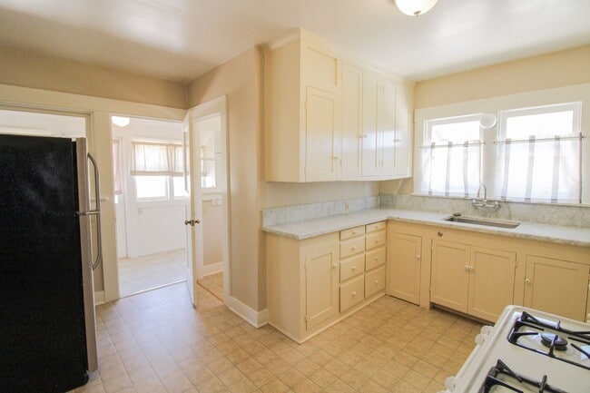 Foto del edificio - 2 Bedroom Bungalow Downtown SLO with Garage