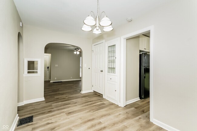 Foto del edificio - 3315 Chamberlin Dr