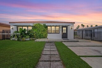 Building Photo - 6418 SW 39th Terrace