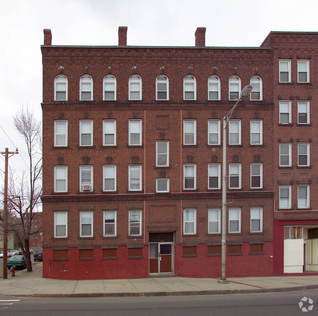Building Photo - 733 High St
