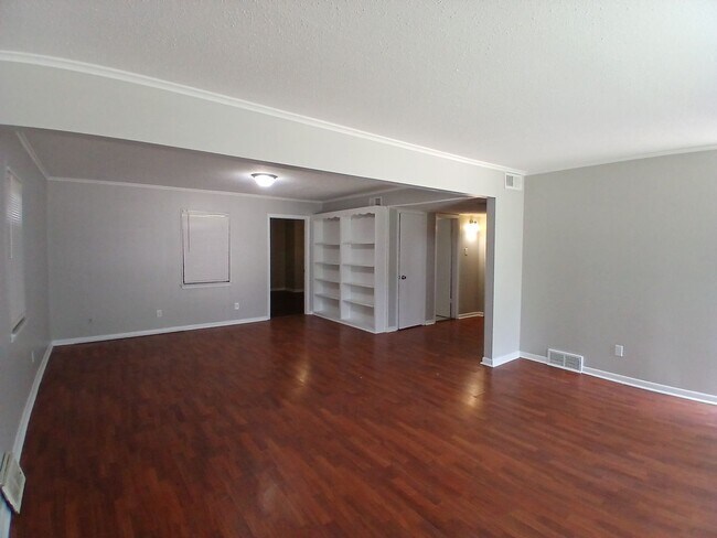 Building Photo - Large, Newly Rehabbed Home in Raleigh
