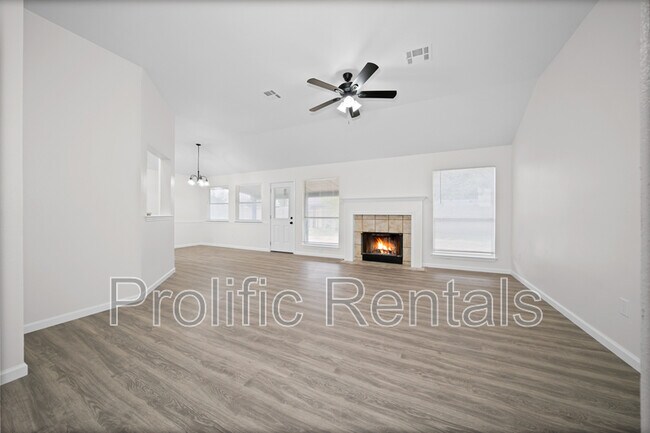 Building Photo - 4417 Briarwood Dr