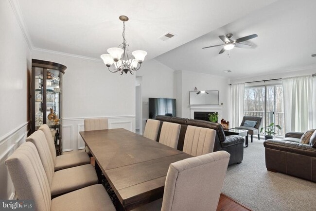 Building Photo - 604 Mews Dr