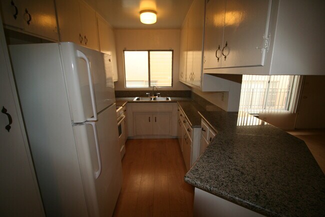 Foto del edificio - 940 N Stanley Ave