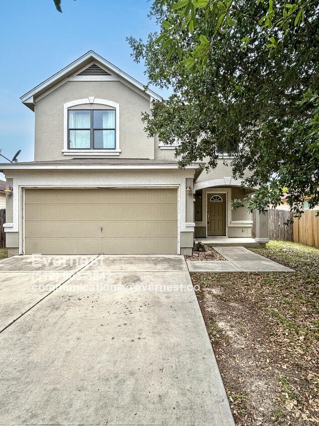 Primary Photo - Charming 3-Bedroom Home with Modern Comfor...