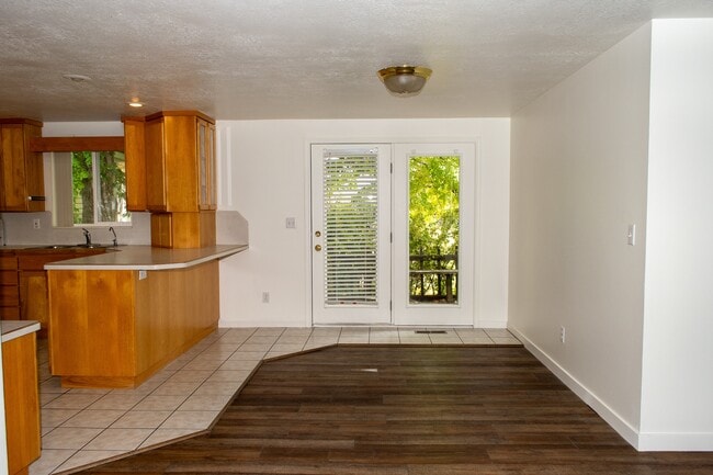 Building Photo - 245 W 500 S