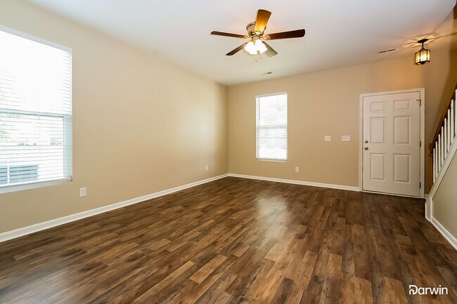 Foto del edificio - 3600 Throughbrook Ct