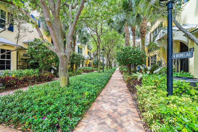 Building Photo - 333 S Bromeliad