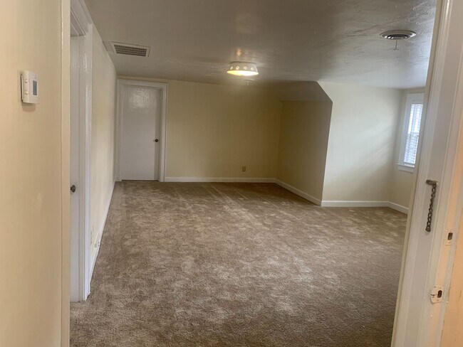 Building Photo - Tyler,W.132