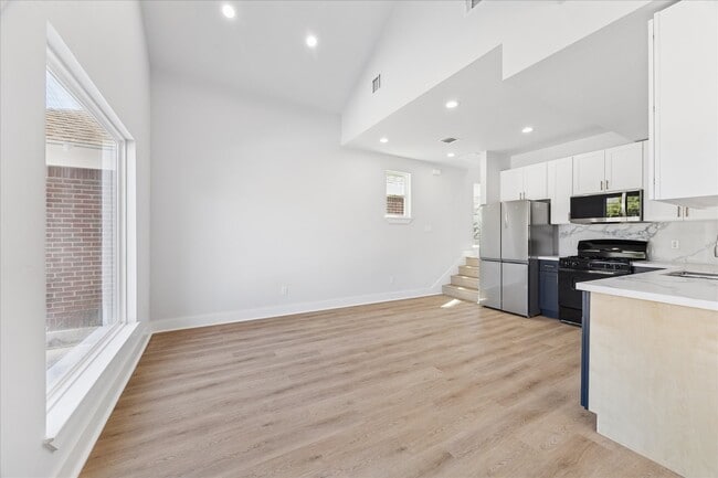 Building Photo - 4310 Canal St