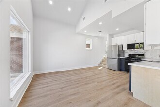 Building Photo - 4310 Canal St