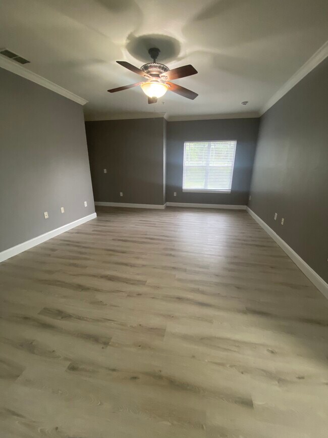 Foto del edificio - 16205 Enclave Village Dr