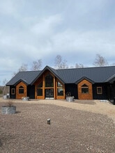 Building Photo - 978 Lakeview Dr